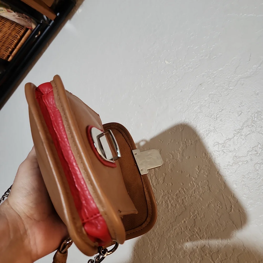 AUDREY BROOKE Leather Crossbody Chain Small